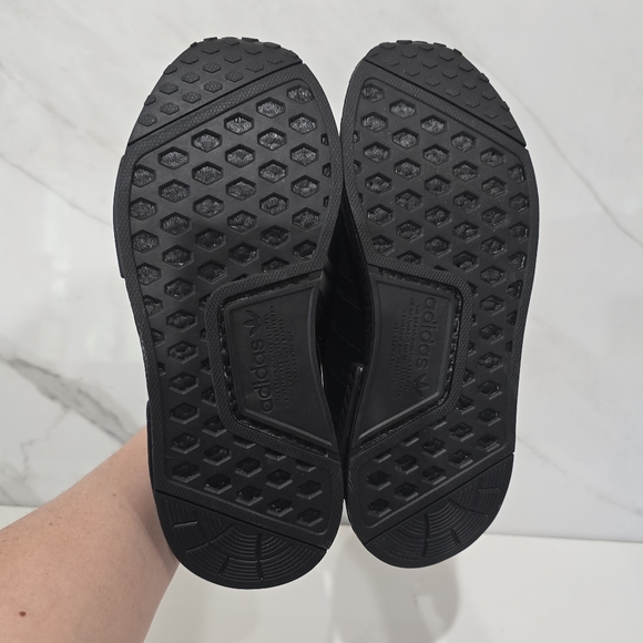 Adidas | Black Sneakers Unisex Size W7 - Picture 9 of 10